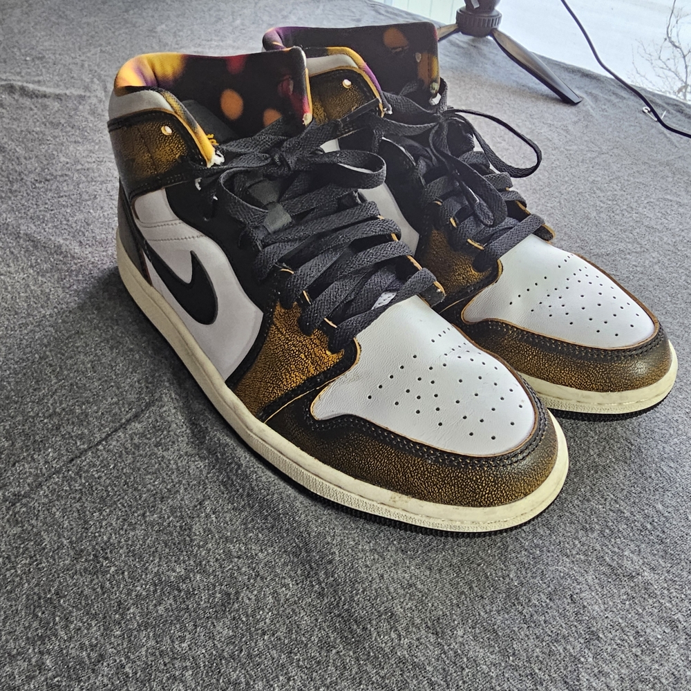 Air Jordan 1 Mid SE Midas Gold Crackle Tie Dye High Top Sneakers